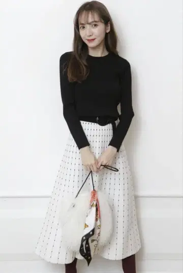 Mystrada 배색 스티치 니트 원피스