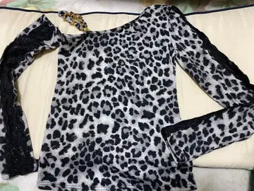 d.i.a. 레오파드 무늬 플리스 긴팔 상의