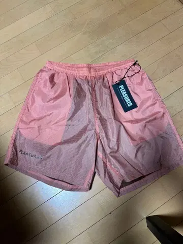 PLEASURES 메쉬 숏팬츠 핑크