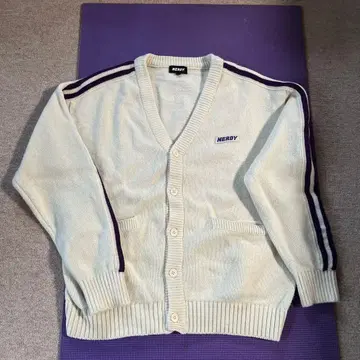 NERDY 아이보리 가디건 M