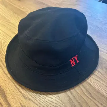 NY 자수 버킷 햇 블랙 카모플라쥬