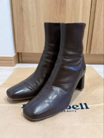 [ 새상품급 ] DIANA 가죽 숏부츠 25.5cm