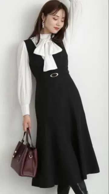 PROPORTION BODY DRESSING 블랙 점프 스커트