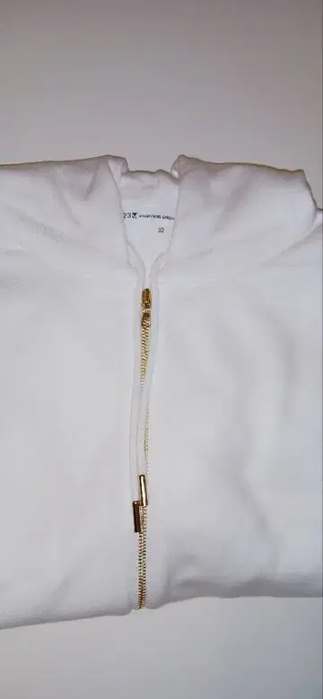 23구 화이트 후드 부착 후드티 32