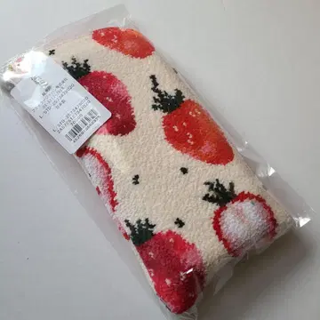 [ 완판 ] 페이러 안경 파우치 스트로베리 도트