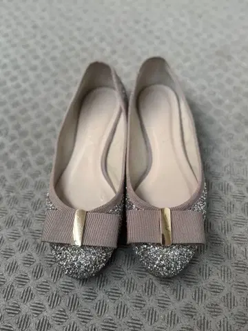 다이애나 클래시컬 플랫슈즈