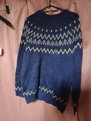 GU 지유 네이비 노르딕 무늬 눈꽃 패턴 스웨터
