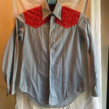 반다나 패턴 옷깃의 긴팔 캐주얼 셔츠