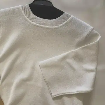 CLOCHE 미사용 새상품 화이트 반팔 니트