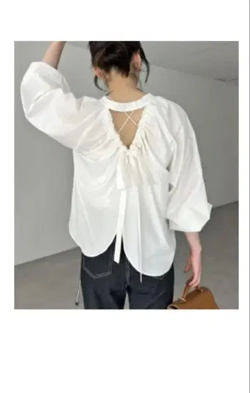 카프리슈마쥬 백 리본 셔츠