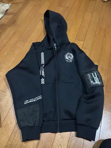 마크앤로나 맨투맨 블랙 풀 집업 후드티