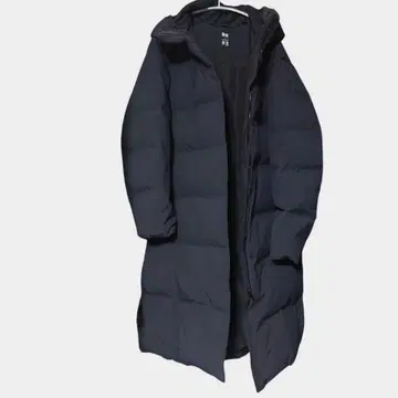 유니클로 심리스 다운 롱 코트 블랙