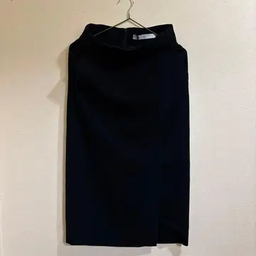 TIARA 블랙 타이트 스커트 사이즈 3