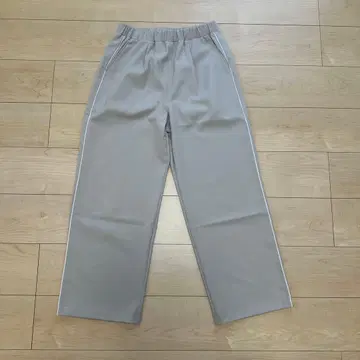 OURHOME 파이핑 사용 세미 와이드 팬츠 베이지