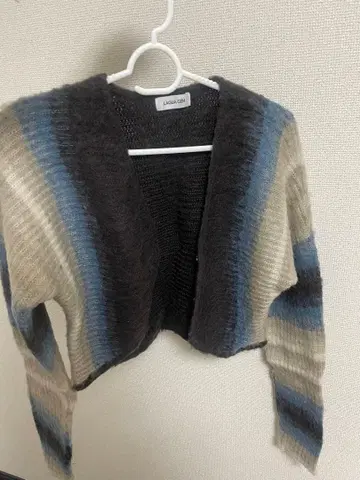 러그아젬 숏 기장 가디건