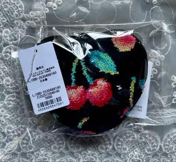 [ 미사용 새상품 ] FEILER 체리 패턴 하트형 파우치