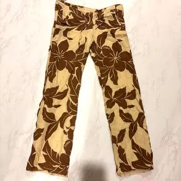 새상품급 초레어 MY FAVOURITE TIARA 팬츠