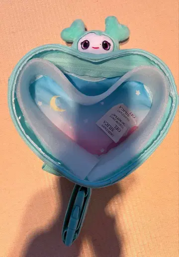 택 포함 미사용 새상품 TWICE 하트형 파우치 민트 그린