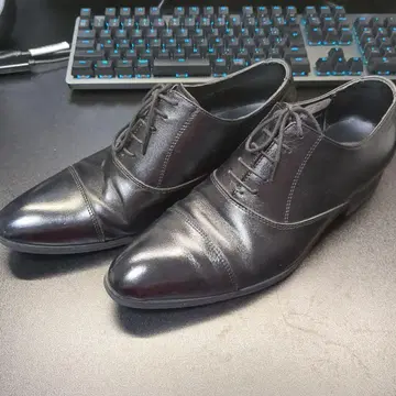 블랙 가죽 레이스업 슈즈