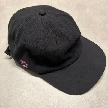 Undefeated 블랙 야구 모자