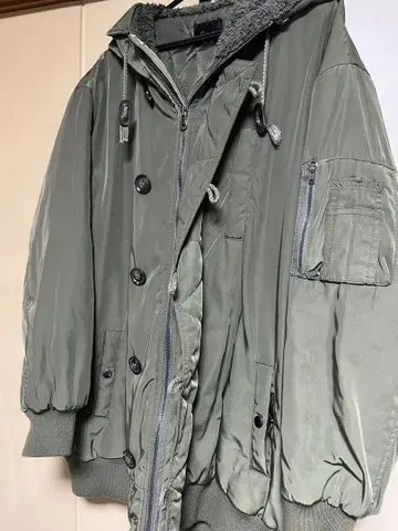 올리브 그린 밀리터리 자켓 후드 부착