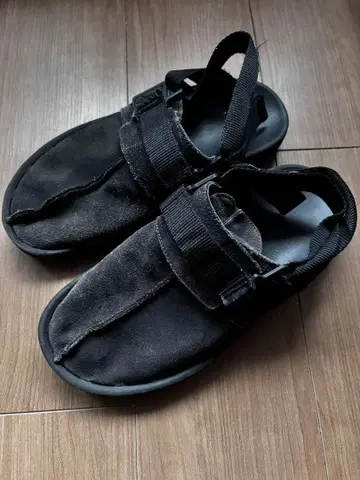 Reebok BEATNIK 스웨이드 샌들 리메이크