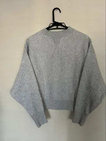 UNFILO 맨투맨 크루넥