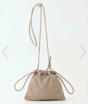 미사용 새상품 UNFILO 베이지 복조리형 숄더백