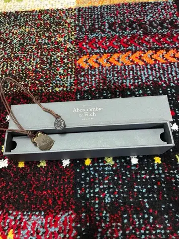 Abercrombie & Fitch 목걸이