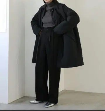 셀렉 모카 블랙 퍼프 테크 스텐카라 코트