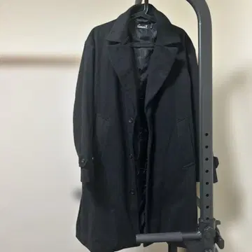 CavariA 블랙 체스터 코트