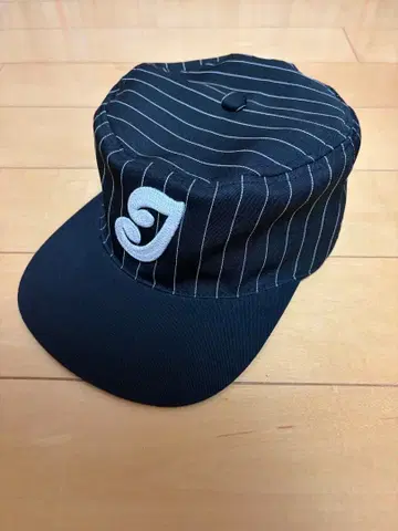 2IDIOTS 스트라이프 필박스형 캡