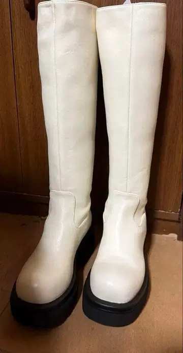 새상품 SLY 통굽 부츠