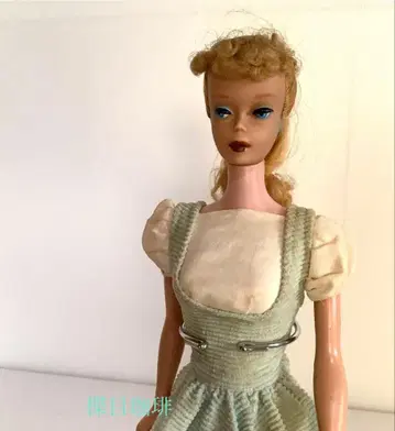 바비 Barbie 빈티지 얼굴색 변함 귀걸이 없음 오리지널 드레스