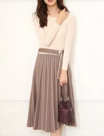 [ 새상품급 ] 리랜드트루 패턴 스트라이프 니트 원피스 M 사이즈 베이지