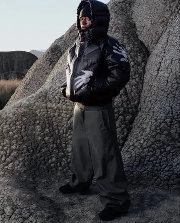 [레어] MERTRA 멜트라 다운 자켓 블랙 열에 의해 변색됩니다