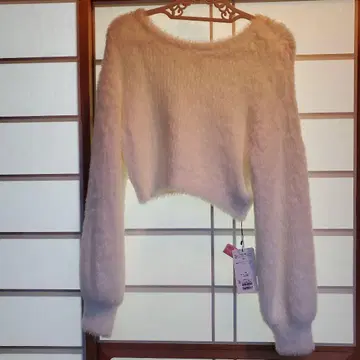 미니 기장 화이트 니트 스웨터 사이즈 2