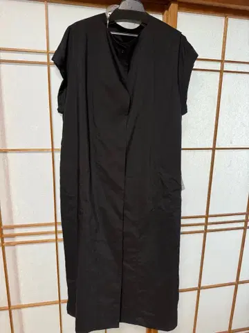 Aga 블랙 슬리브리스 롱 원피스