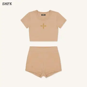 SMFK 베이지 셋업 크롭탑과 숏팬츠