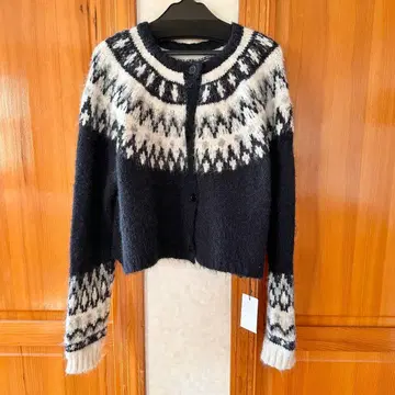 [ 새상품, 택 포함 ] Lumier 퀼팅 패턴 크롭 니트 가디건