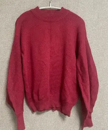 빨간색 니트 긴팔 스웨터