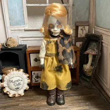 리빙 데드 인형 CANARY