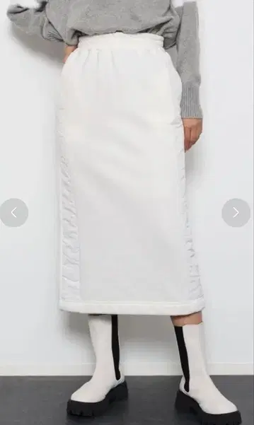 SCOT CLUB 화이트 타이트 스커트 사이드 포켓 포함