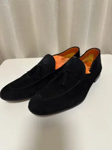 마그나니 블랙 스웨이드 태슬 로퍼