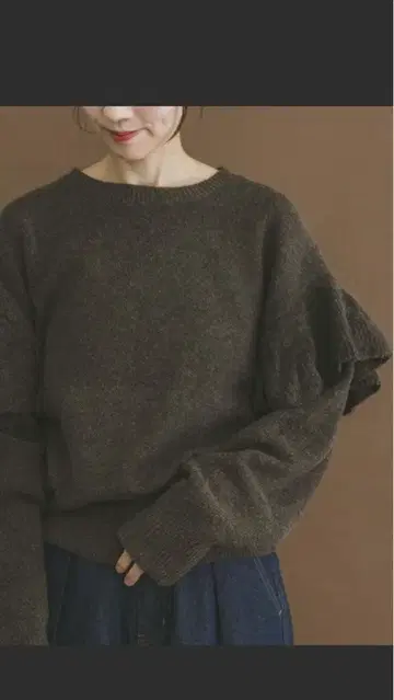 프릴 크루넥 니트 새상품