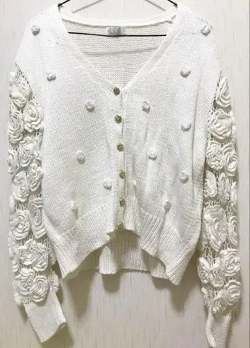 구제샵 구매 화이트 꽃무늬 자수 니트 가디건