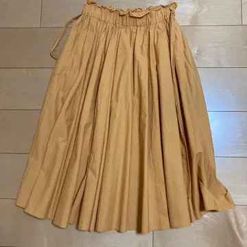 Ray BEAMS 베이지 플레어 스커트