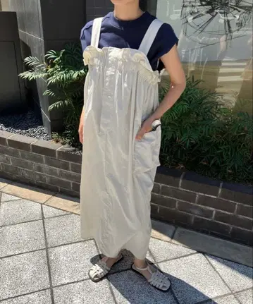 KBF 밀리터리 프릴 오버롤 스커트