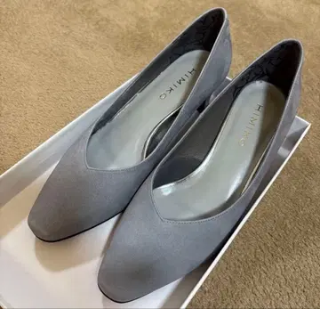 HIMIKO 그레이 스웨이드 펌프스