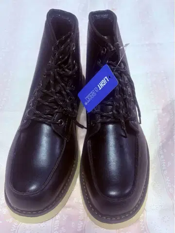 미사용 새상품 LIGHT & DARK 블랙 부츠